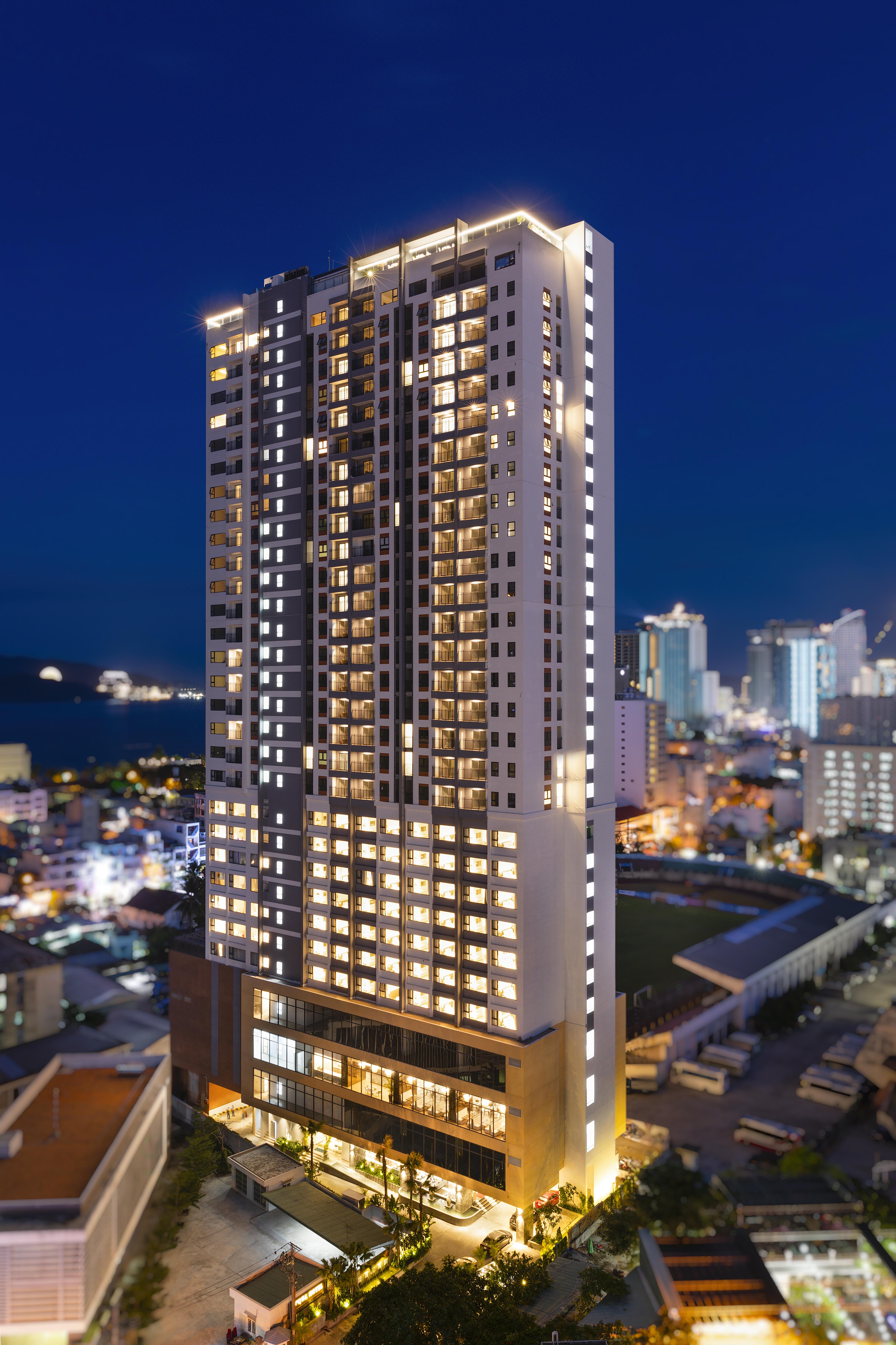ดีควา โฮเทล แอนด์ อพาร์ตเมนต์ Hotel ญาจาง ภายนอก รูปภาพ
