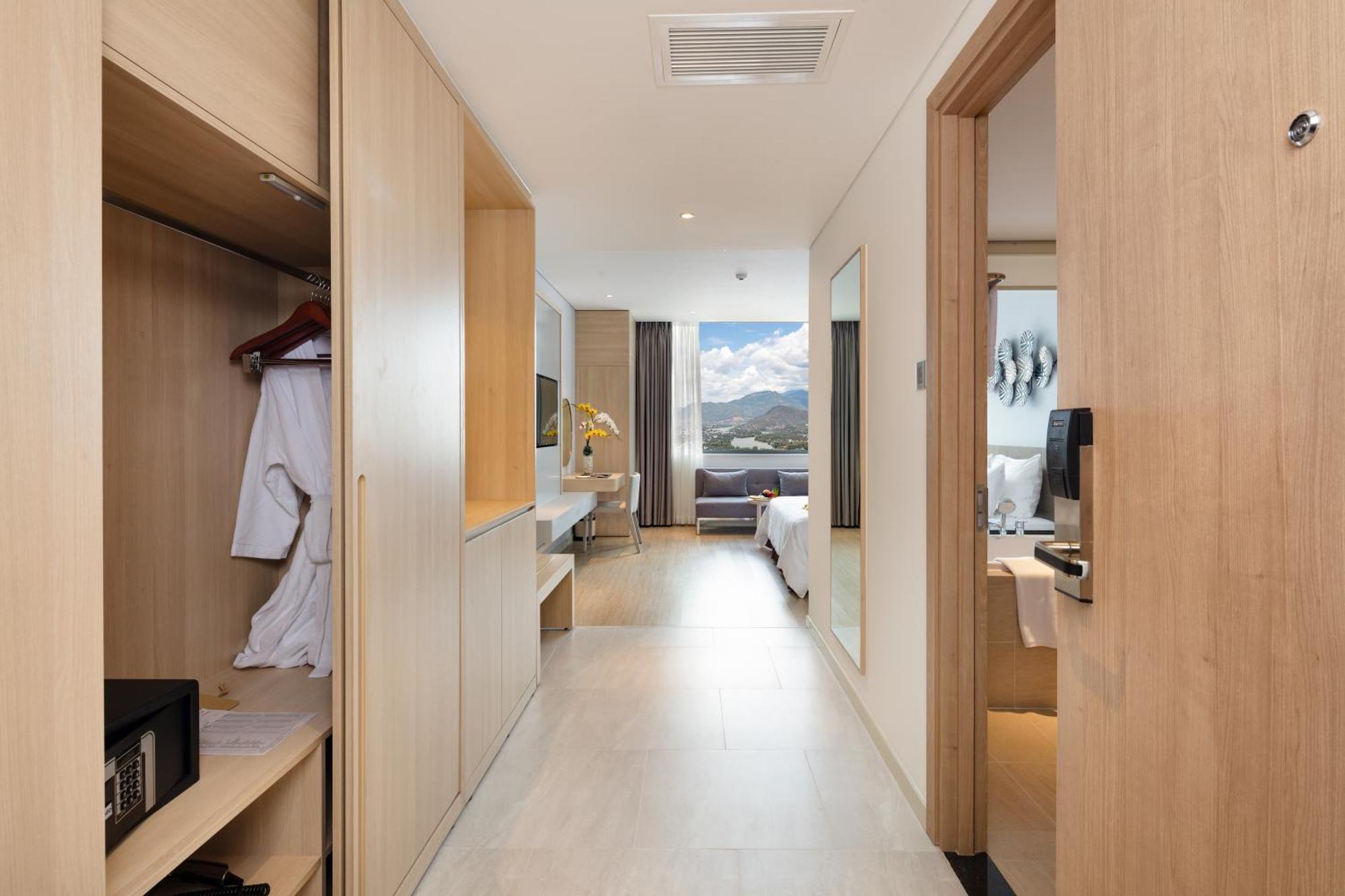 ดีควา โฮเทล แอนด์ อพาร์ตเมนต์ Hotel ญาจาง ภายนอก รูปภาพ
