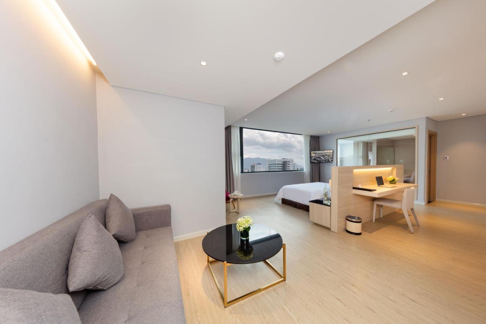 ดีควา โฮเทล แอนด์ อพาร์ตเมนต์ Hotel ญาจาง ภายนอก รูปภาพ